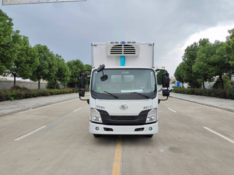 国六冷藏车